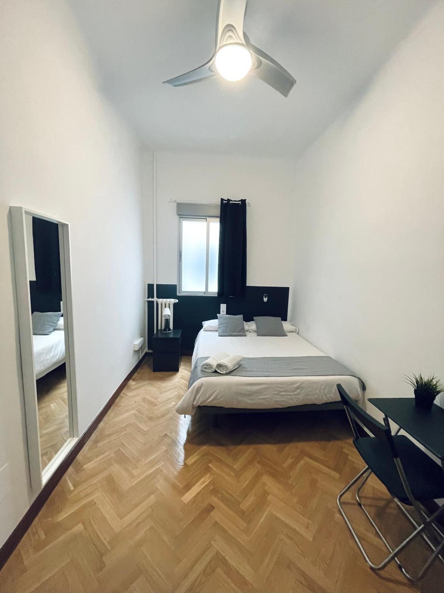 Ibiza Habitaciones Madrid Exterior foto